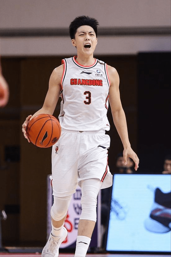 中超赛程吃紧;广东宏远今夜手感冰凉;态度坚定;医务组通报恢复 中超赛程吃紧;广东宏远今夜手感冰凉;态度坚定;医务组通报恢复